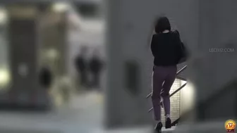 DLEE-504 05 Public toilet voyeur: laser beam pee stream. Powerful urine axis draws various curves