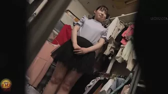 DLEE-524 04 Japanese style toilet voyeur: female urine laser beams striking inside of the toilet tank! VOL. 5