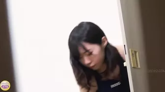 DLSL-473 03 Swimming female teacher rushing to the toilet and forming a beautiful pee parabola with a swooshing sound