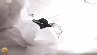 DLEE-526 04 Extra thick female urine axis! Spread your pussy with both hands and pee with great momentum