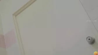 DLEE-529 02 Female teachers rush to the toilet to rip their pantyhose open and urinate