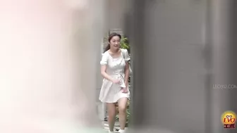 DLEE-536 03 Powerful discharges of piss at close-up ranges. Girl’s toilet urination voyeur