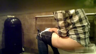 Goldmine wc 8, Voyeur Collection, PissRIP