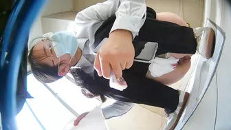 Beautiful Chinese Girls in Toilet 02