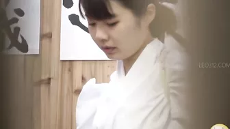 DLSL-430 01 Traditional japanese clothes are difficult to take off! Female urination on the verge of bladder explosion!