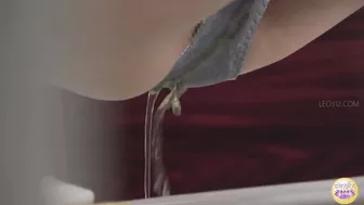 DLSL-430 03 Traditional japanese clothes are difficult to take off! Female urination on the verge of bladder explosion!