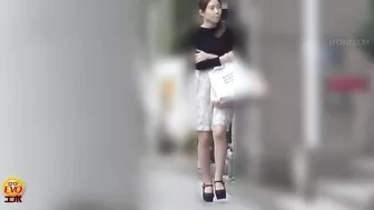 DLEE-561 04 Japanese style toilet voyeur: female urine laser beams striking inside the toilet tank after a little leak in the panties! VOL. 5