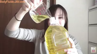 DLJG-210 01 Self Filmed Full Tank Pissing Self Shot Full Tank Pissing