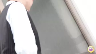 DLSL-535 02 Urinating emergency! OL’s holding pee to the limit then wetting or pissing on the company’s veranda. VOL. 6