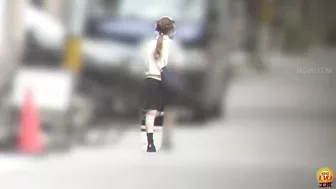 DLEE-611 03 Spy camera in the japanese style toilet: schoolgirls peeing like hydraulic cutter. VOL. 2