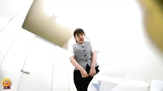 DLEE-620 03 Toilet blocked with a bucket option. What will women do?