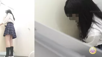 DLSL-546 02 Schoolgirls jumping out of their swimsuits to pee naked and standing. VOL. 2