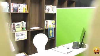 DLEE-635 01 Japanese style toilet voyeur: naked urination of neat and clean women. Propensity? Stress? Habit?