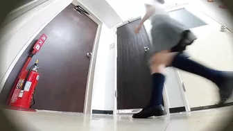 DLEE-636 01 Behind the scenes of the girls’ school gymnasium. Bucket peeing in standing position!