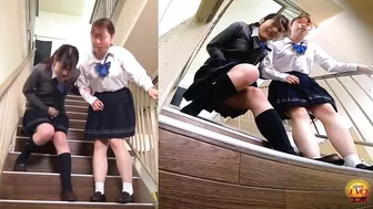 DLEE-687 03 Hidden footage: friendship collapse over the toilet! Schoolgirls big fight for the turn to pee