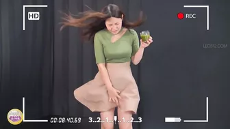 DLSL-596 04 Models peeing themselves during windy photosession