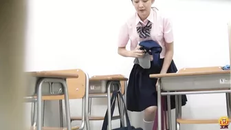 DLEE-736 05 Twisting lower bodies and spreading urine stains. Schoolgirls wetting school’s swimsuits, JAV Collection, PissRIP