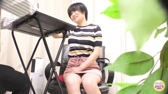 DLSL-597 04 Hidden video footage at the nail salon: women can not use their hands and wetting themselves. VOL. 2