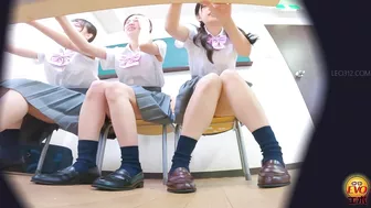 DLEE-743 02 Hidden camera caught group of female student peeing in a single bottle