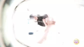 DLSL-590 03 Girls with a strong urge to urinate and toilet door that doesn’t close. What will they do?