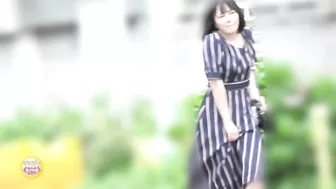 DLSL-590 04 Girls with a strong urge to urinate and toilet door that doesn’t close. What will they do?