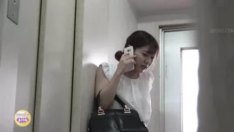 DLSL-590 05 Girls with a strong urge to urinate and toilet door that doesn’t close. What will they do?, JAV Collection, DesperVids