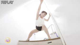 DLSL-590 05 Girls with a strong urge to urinate and toilet door that doesn’t close. What will they do?