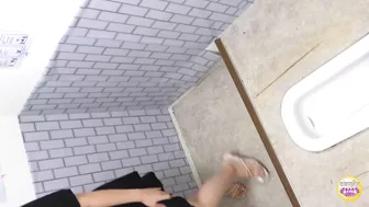 DLSL-601 02 Women dash to pee after watching a movie, but there is a line to the toilet! VOL. 2