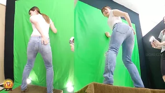 DLEE-744 01 Hidden camera: jeans models photo session. Wetting from mixed diuretic drinks