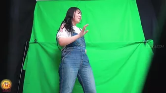 DLEE-744 03 Hidden camera: jeans models photo session. Wetting from mixed diuretic drinks