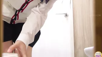 DLSL-602 03 Female student with the urge to urinate, had to peeing in males staff toilet