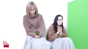 DLFF-405 04 Girls competing in distance peeing