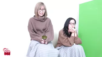 DLFF-405 04 Girls competing in distance peeing