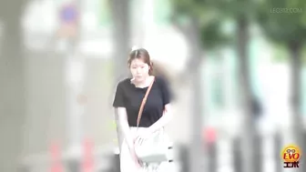 DLEE-746 02 Public toilet hidden camera: women jumping inside the toilet and popping the cork of urine champagne