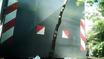 Huge Piss Streams 0003