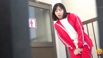 DLEE-747 02 Schoolgirls wetting themselves in front of the occupied toilet., Peeing-Outdoors, DesperVids