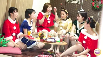 DLSL-604 01 Girls only christmas pee party.