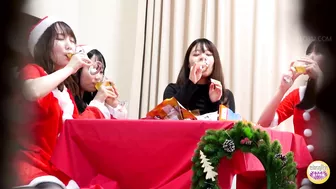 DLSL-604 02 Girls only christmas pee party.