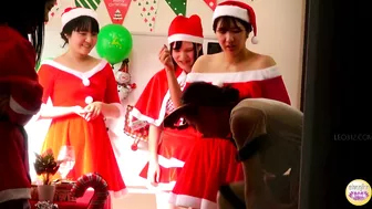DLSL-604 05 Girls only christmas pee party.