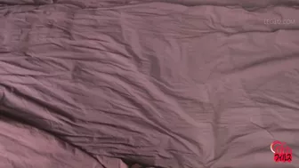 DLFF-649 02 Shameful fart came out while woman was urinating with wide opened pussy.