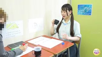 DLSL-594 02 Explosive urination scenes of women who find pleasure in the urge to urinate. (Aphrodisiac mixed drinks)