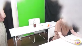 DLSL-594 05 Explosive urination scenes of women who find pleasure in the urge to urinate. (Aphrodisiac mixed drinks)