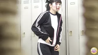 DLSL-615 01 Sports club hidden camera: girls peeing desperation situations.