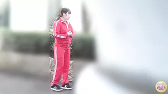 DLSL-615 03 Sports club hidden camera: girls peeing desperation situations.