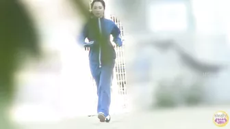 DLSL-615 04 Sports club hidden camera: girls peeing desperation situations.