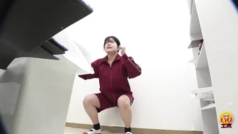 DLEE-764 02 Hidden camera inside high school. Girls line up and pee.