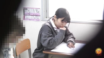 DLEE-764 03 Hidden camera inside high school. Girls line up and pee.