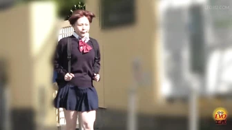 DLEE-764 05 Hidden camera inside high school. Girls line up and pee.