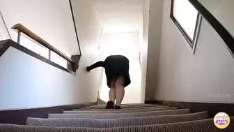 DLSL-618 03 Company’s toilet urination on the verge of leaking.