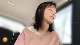 DLEE-769 01 Shameful pee leak in front of a friend. Wet incident between girlfriends inside the car.